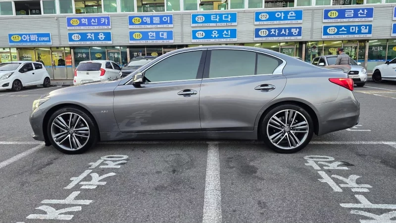 Infiniti Q50