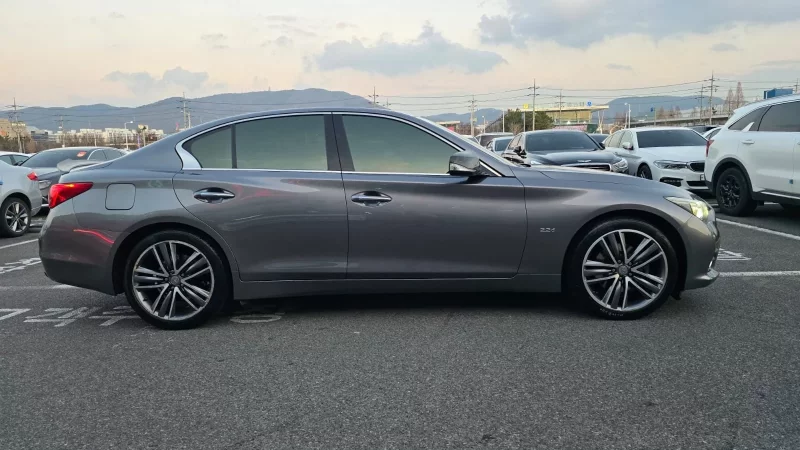 Infiniti Q50