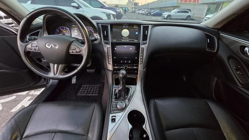 Infiniti Q50