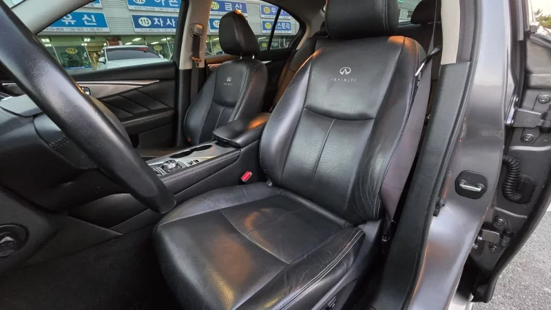 Infiniti Q50