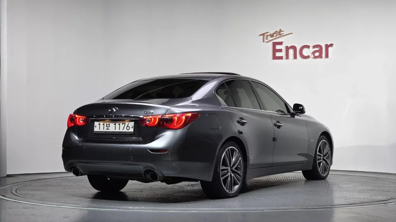 Infiniti Q50