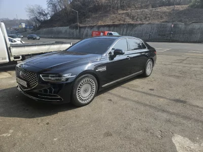 Genesis G90