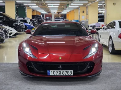 Ferrari 812