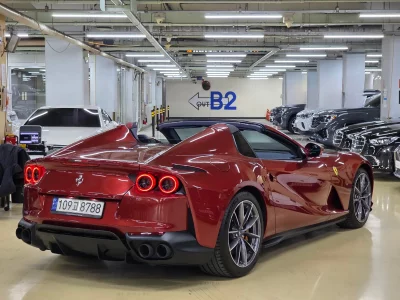 Ferrari 812