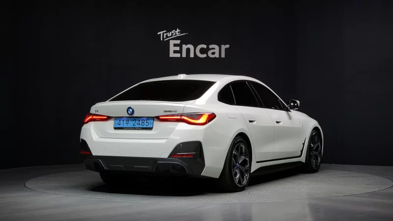 BMW i4