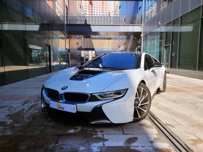 BMW i8