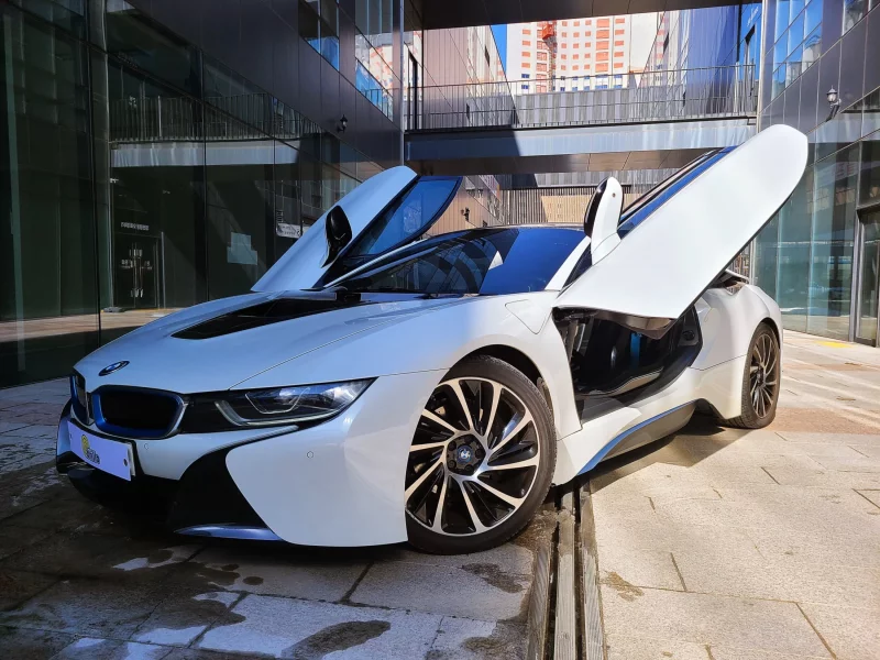 BMW i8