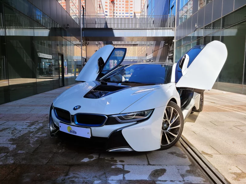 BMW i8