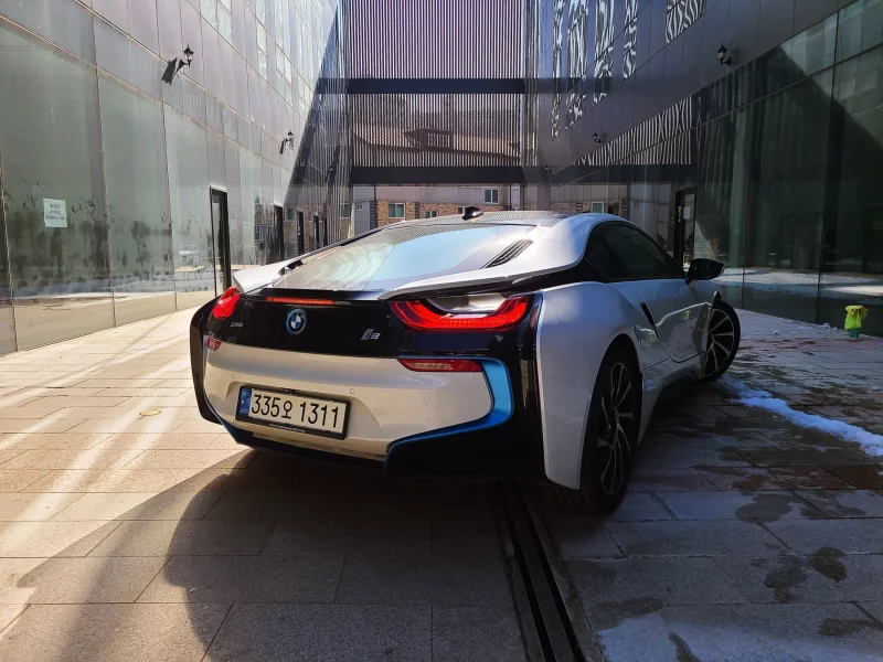 BMW i8
