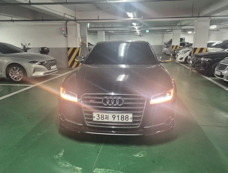 Audi S8