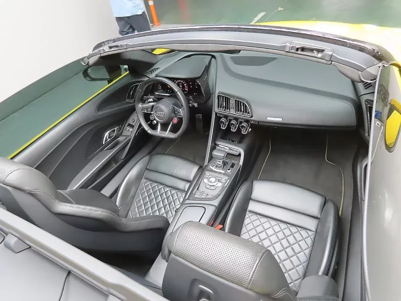 Audi R8