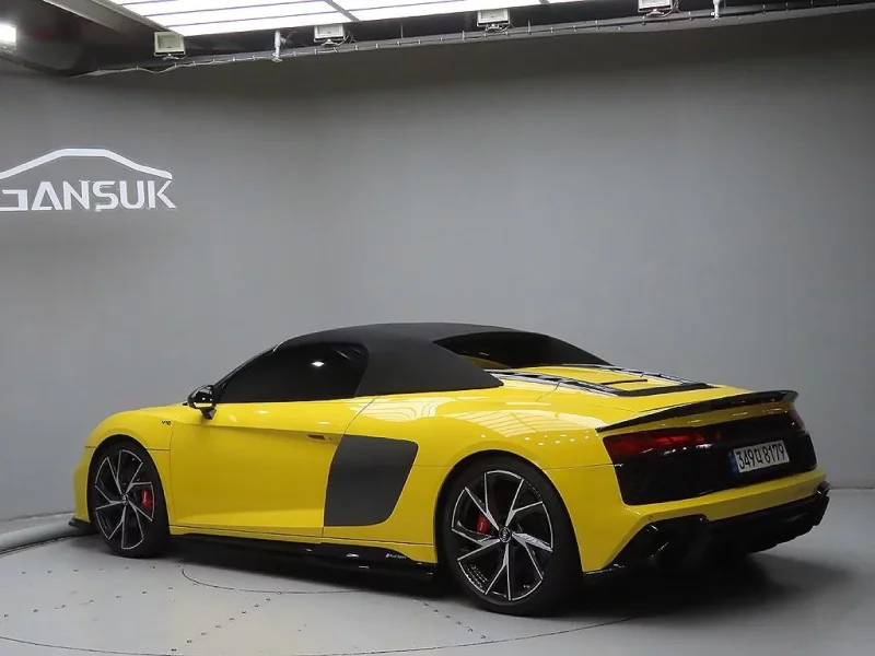 Audi R8