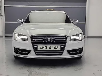Audi S8