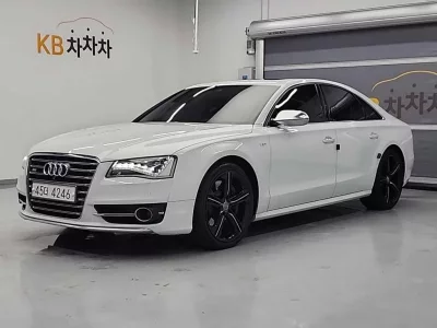 Audi S8