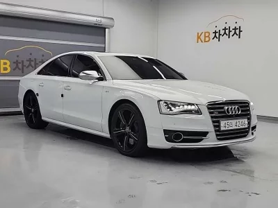 Audi S8