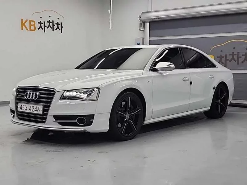 Audi S8