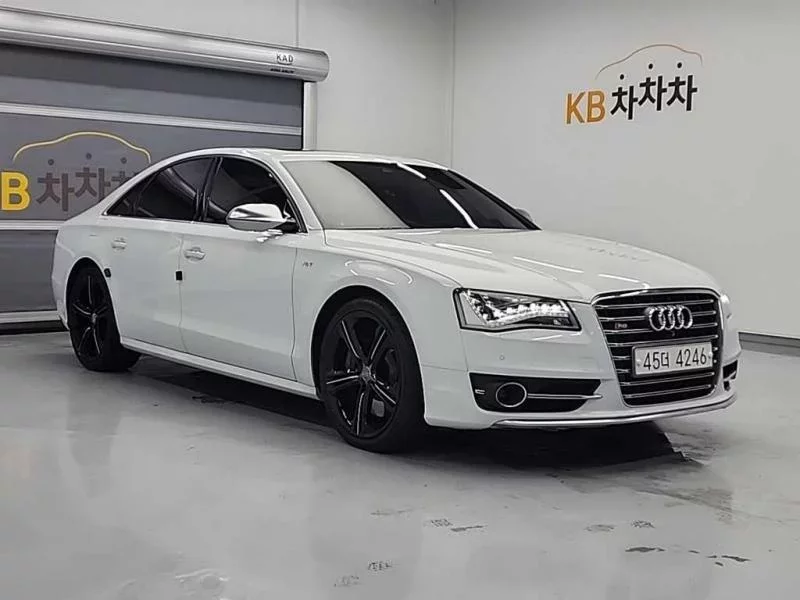 Audi S8