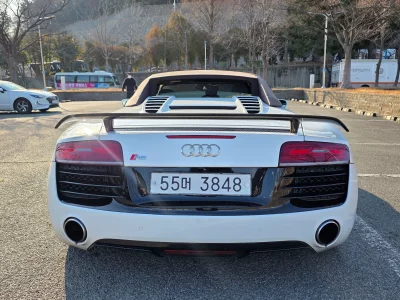 Audi R8