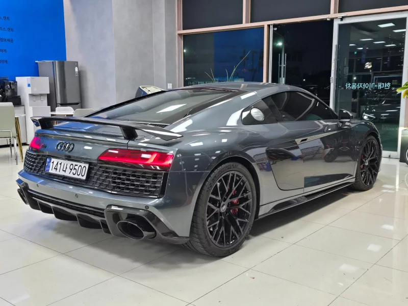 Audi R8