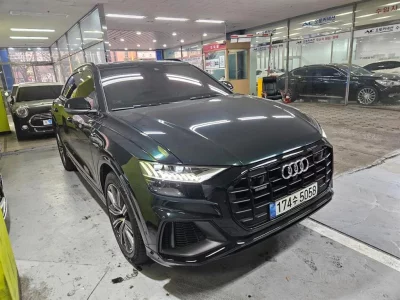 Audi Q8