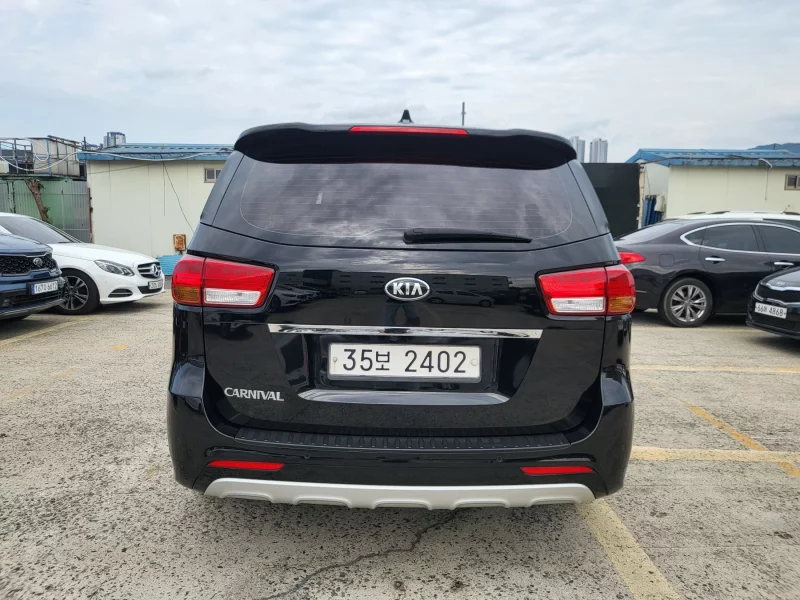 Kia Carnival