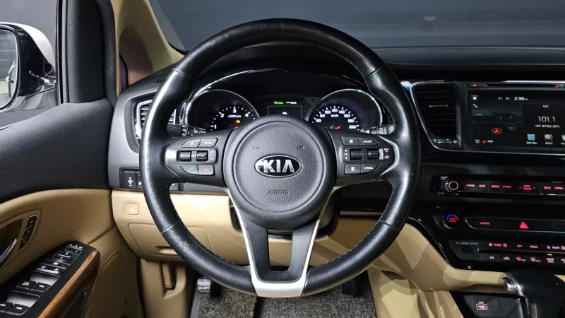 Kia Carnival