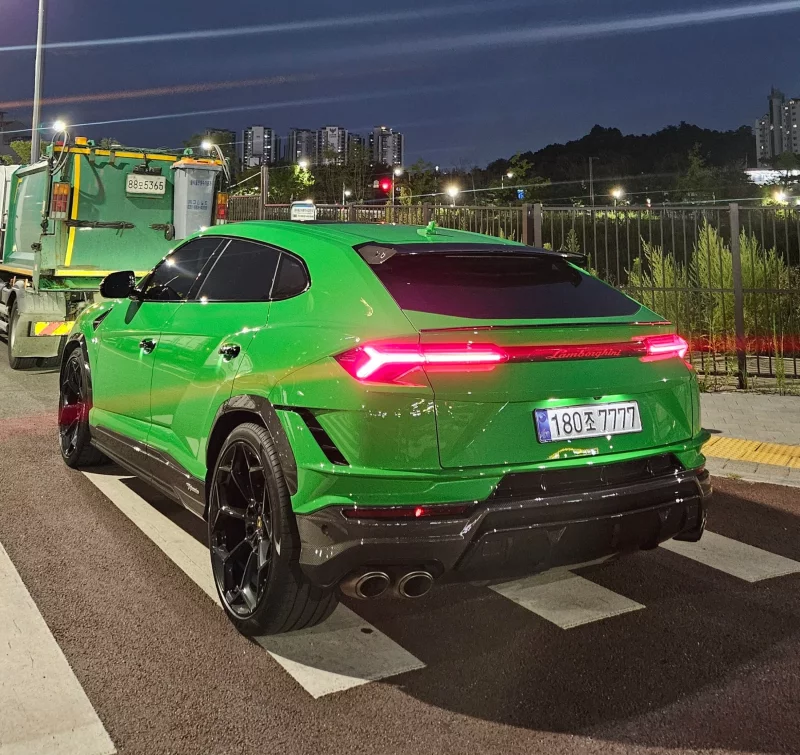 Lamborghini URUS