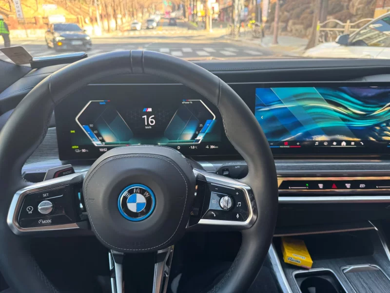 BMW i7