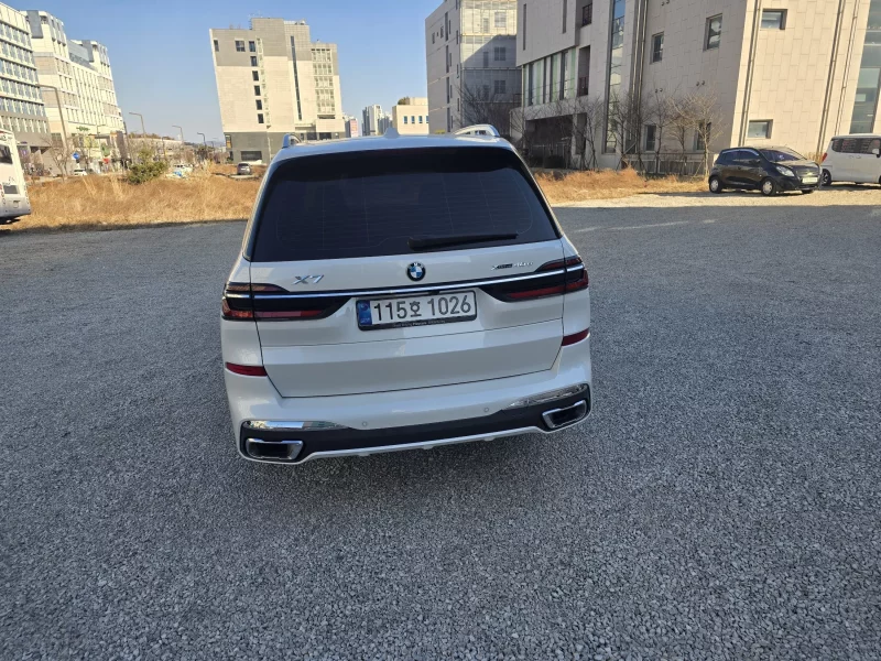BMW X7