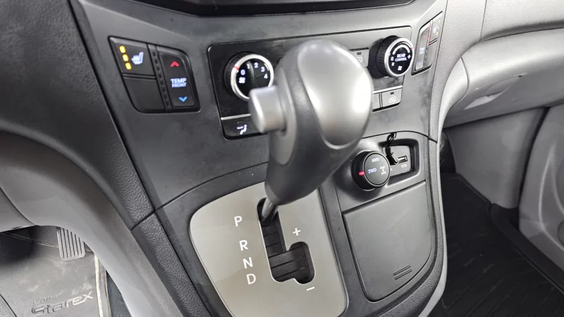 Hyundai Starex