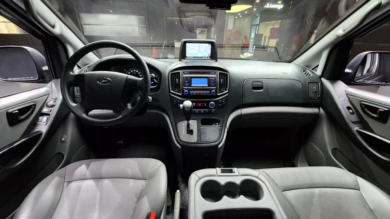 Hyundai Starex