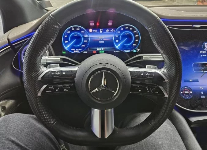 Mercedes-Benz EQS