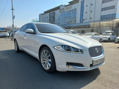 Jaguar XF