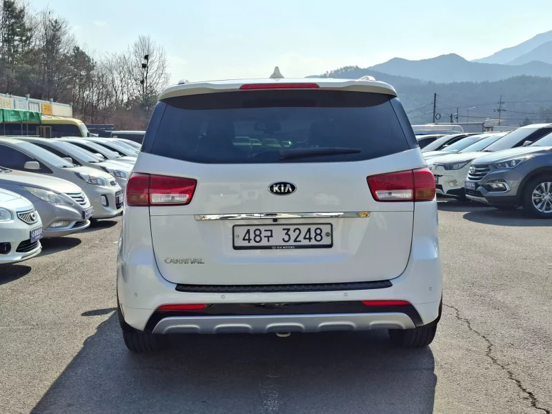 Kia Carnival