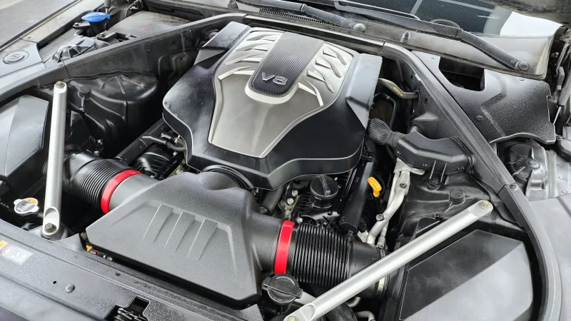 Genesis EQ900