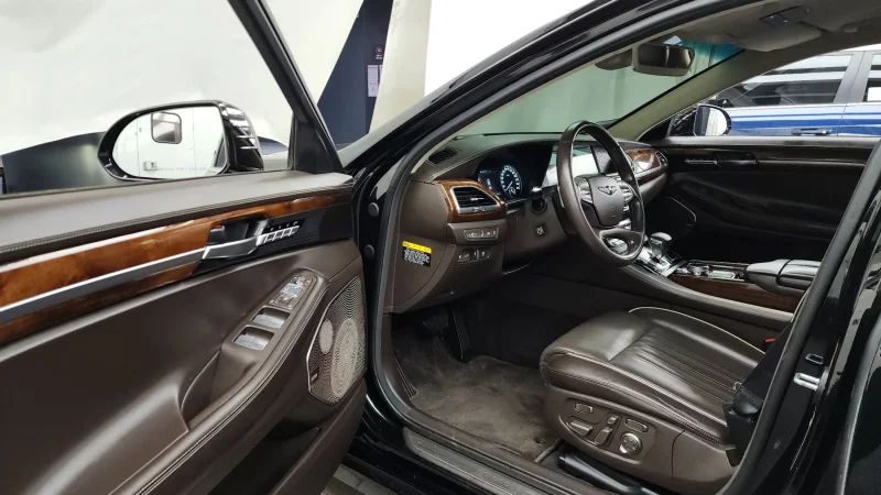 Genesis EQ900