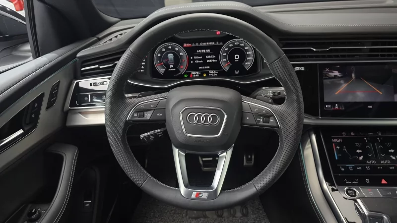 Audi Q8