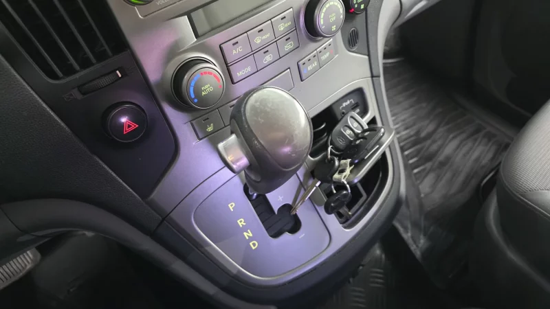 Hyundai Starex
