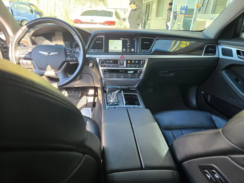 Genesis G80