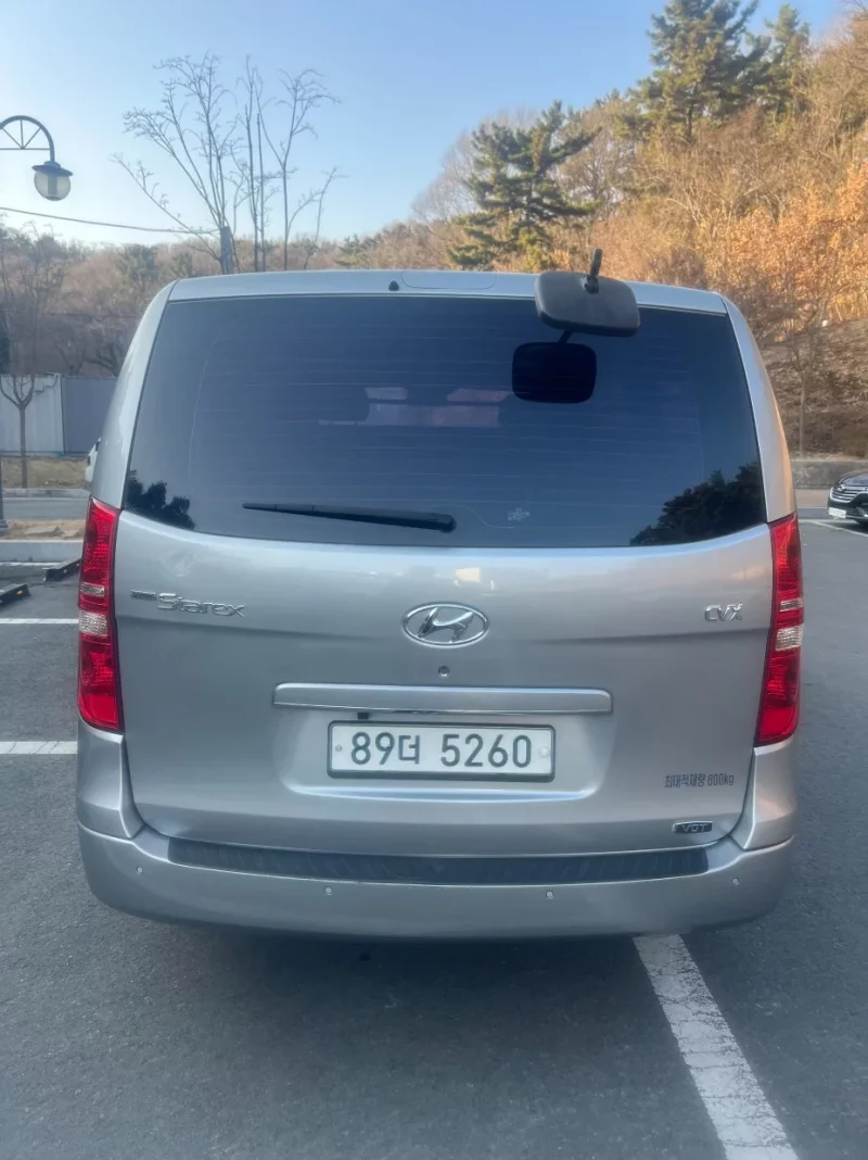 Hyundai Starex