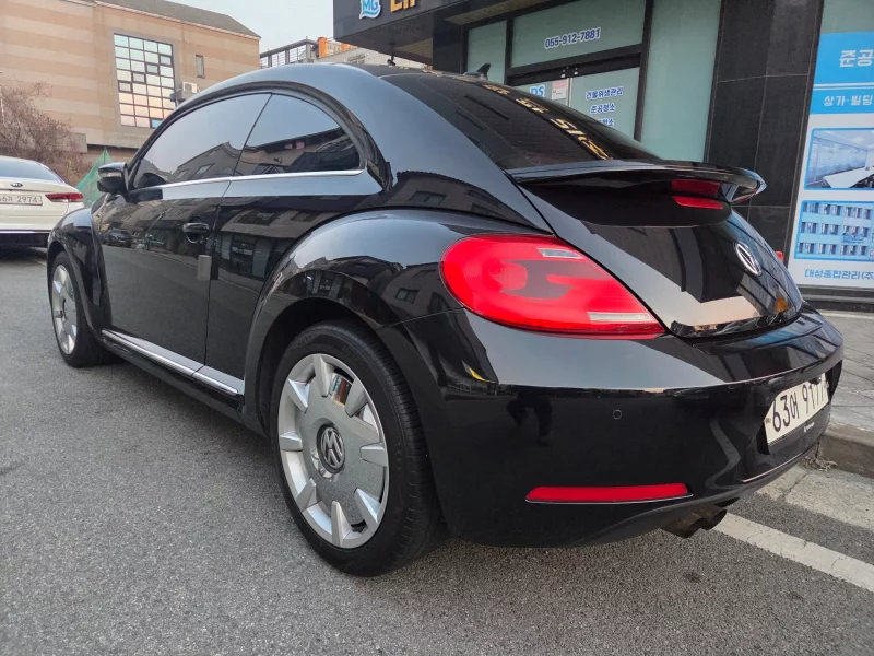 Volkswagen BEETLE
