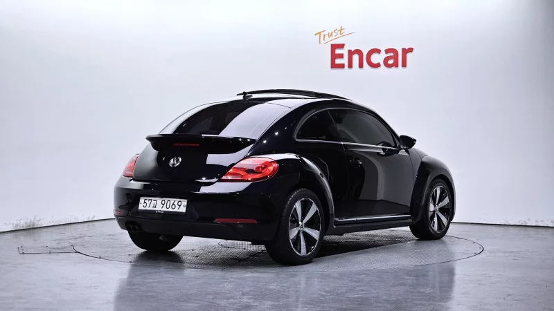 Volkswagen BEETLE