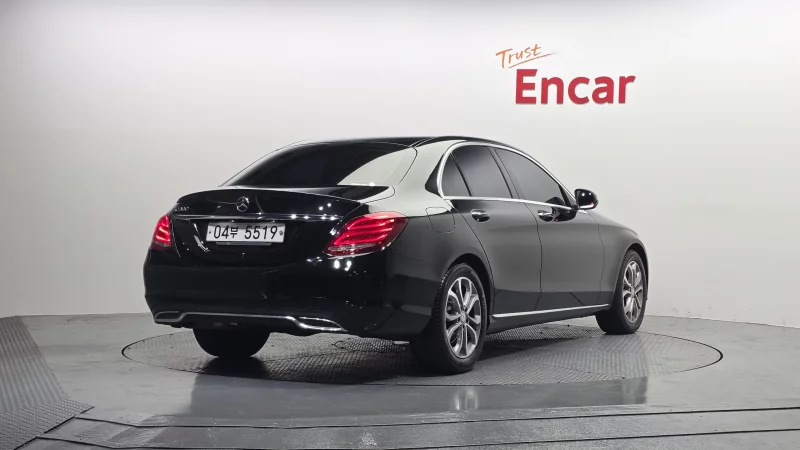 Mercedes-Benz C-Class