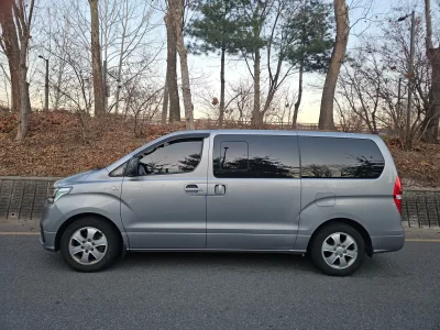 Hyundai Starex