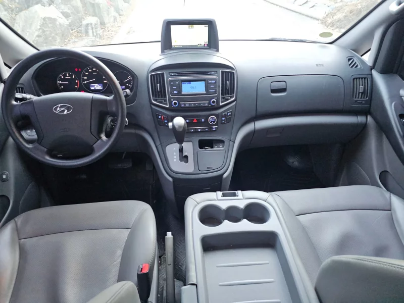 Hyundai Grand Starex