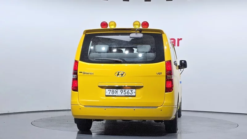 Hyundai Starex