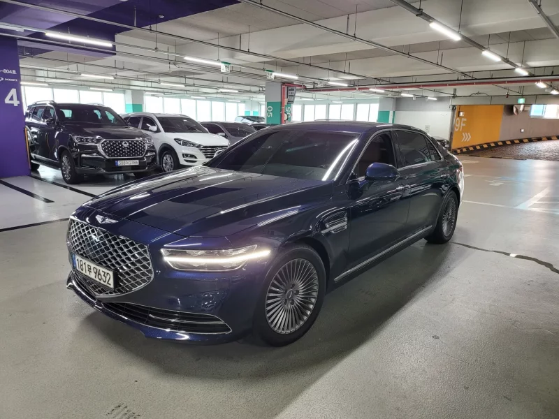 Genesis G90