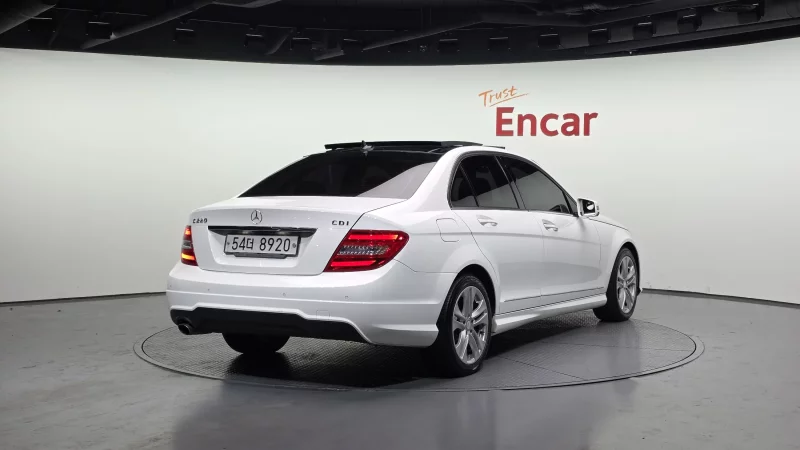 Mercedes-Benz C-Class