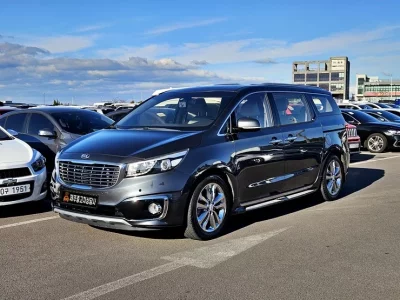 Kia Carnival