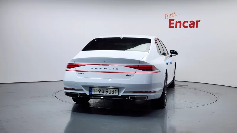 Genesis G90